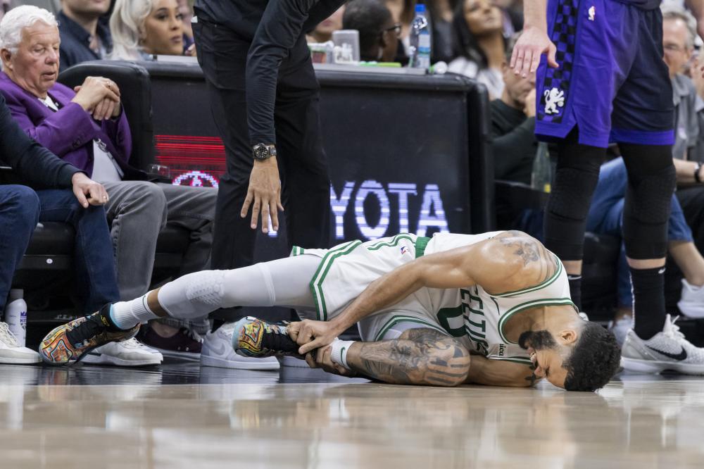 己的队员能 己的队员能